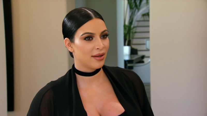 Illustration for article titled Keeping Up With the Kontinuity Errors: The Kardashians Ever-So-Briefly Cease Filming for Lamar